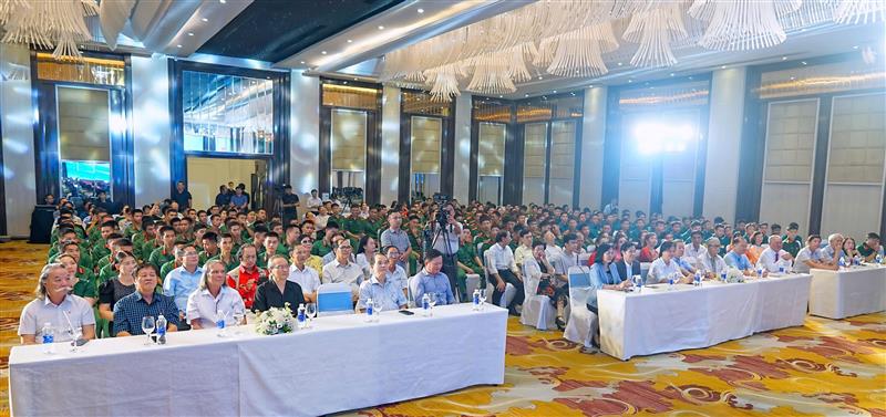 H1. Toàn cảnh khán giả tham dự Chương trình nghệ thuật chào mừng Ngày Âm nhạc Việt Nam năm 2025_800_06092025192248.jpg