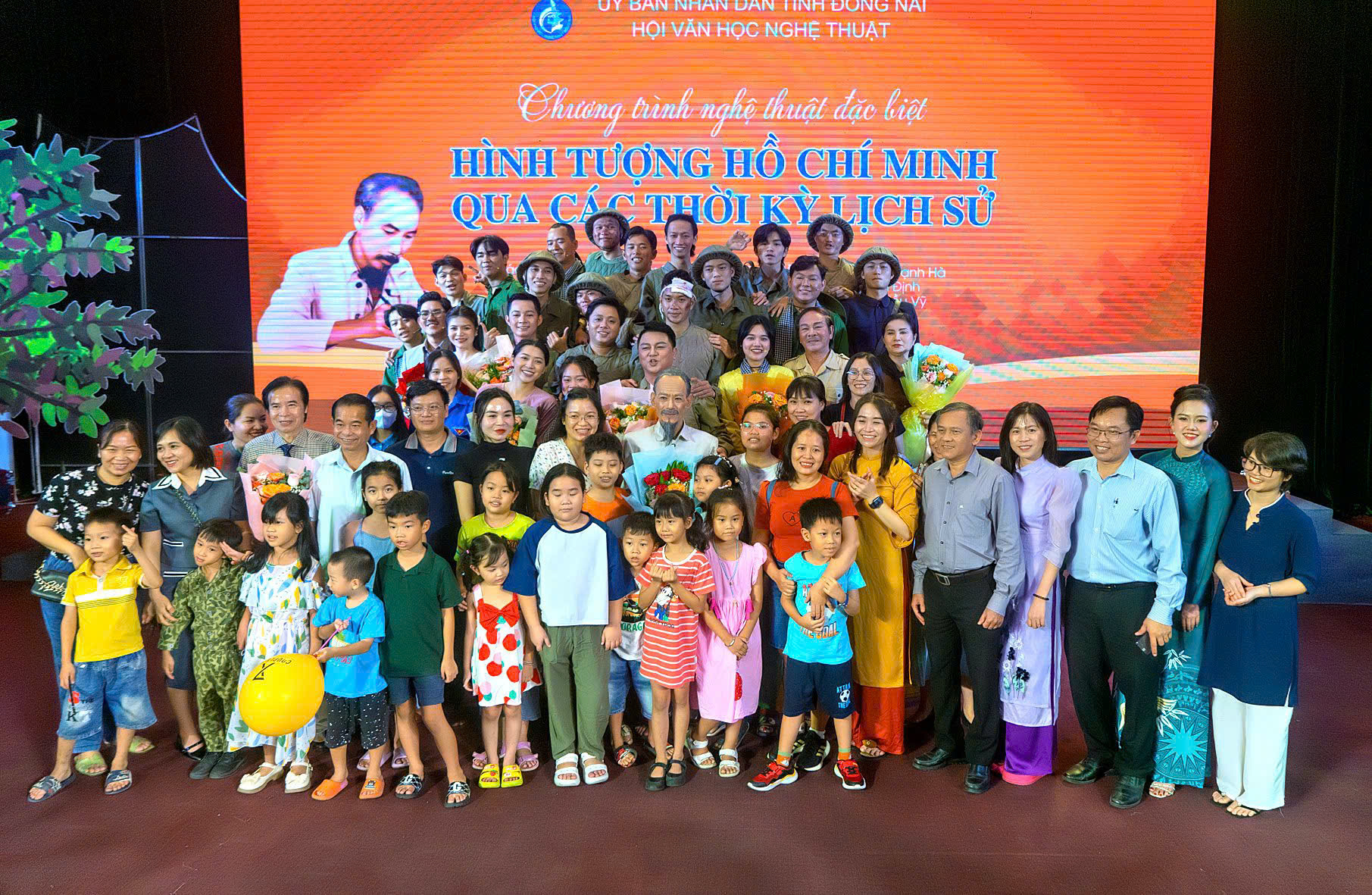 Hinh tuong Ho Chi Minh.jpg