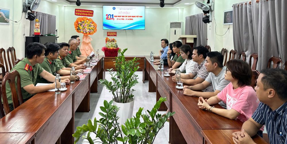 CA tinh chuc mung - 2.jpg