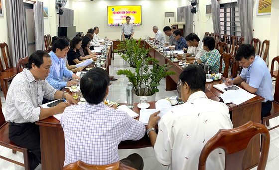 Hoi nghi BCH lan III - 1.jpg