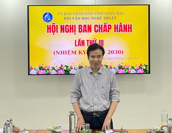 Hoi nghi BCH lan III - 2.jpg