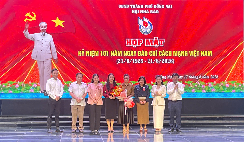 hop-mat-101-nam-bao-chi---1.jpg